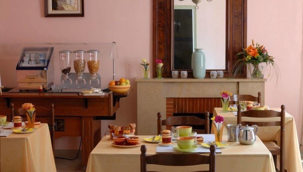 Logis Hotel Des Voyageurs Restaurant La Bonne Tabl'Hay Ливрон-сюр-Дром Экстерьер фото