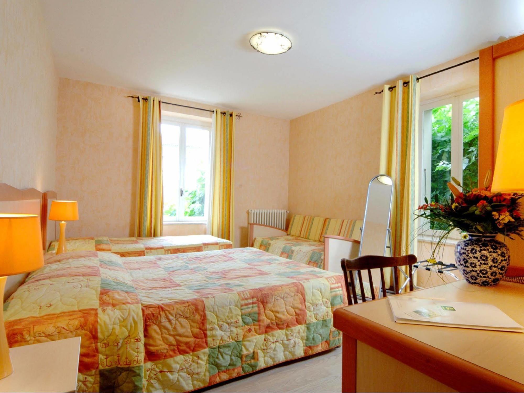 Logis Hotel Des Voyageurs Restaurant La Bonne Tabl'Hay Ливрон-сюр-Дром Экстерьер фото